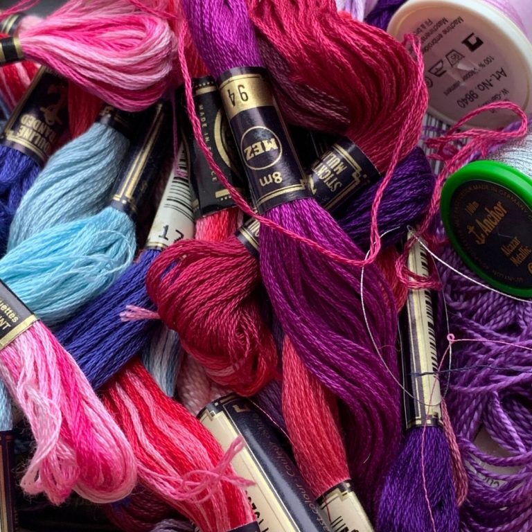 Basic equipment for simple hand stitching
