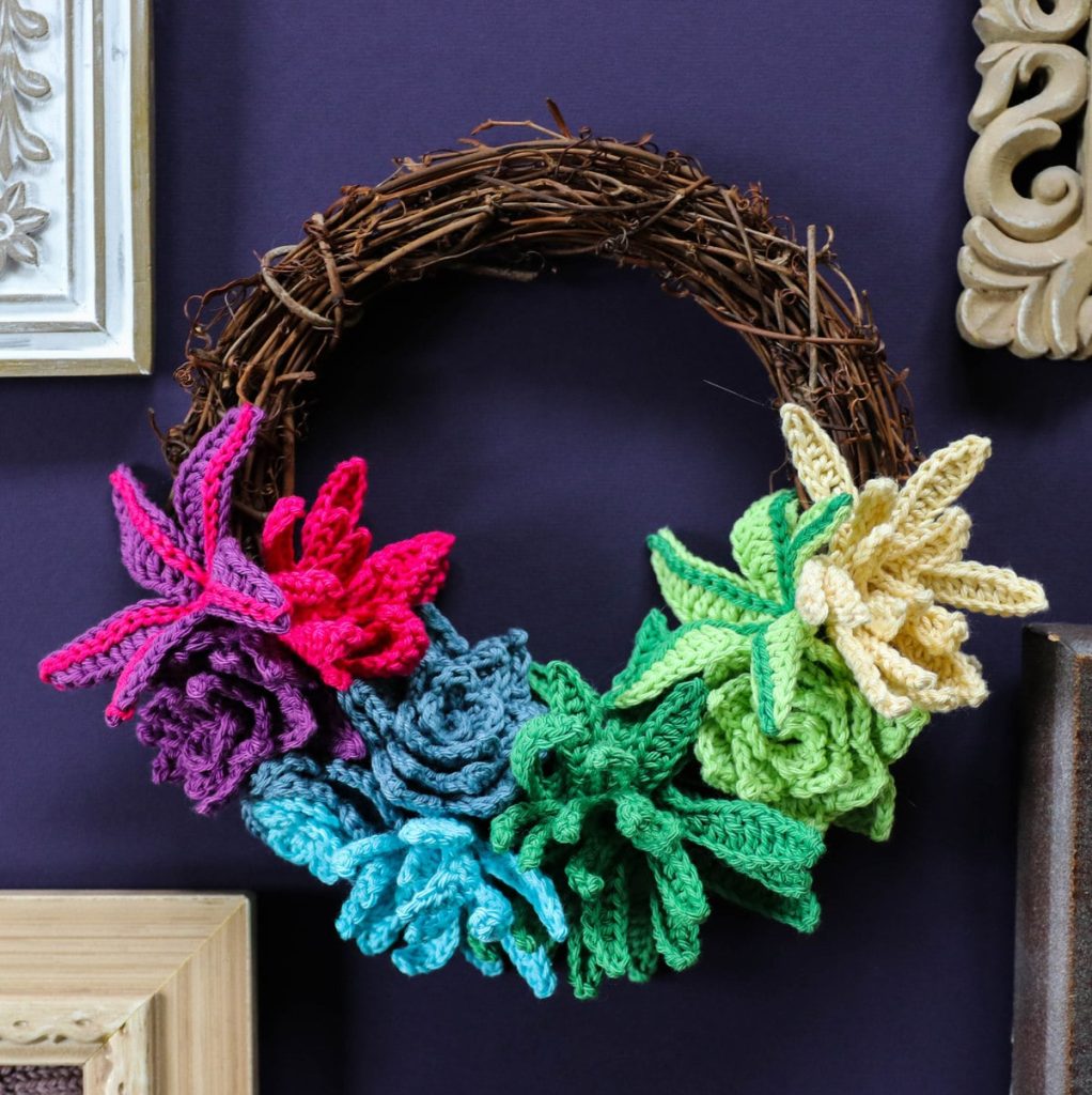 Crocheted wreath by Anna Nikipirowicz
