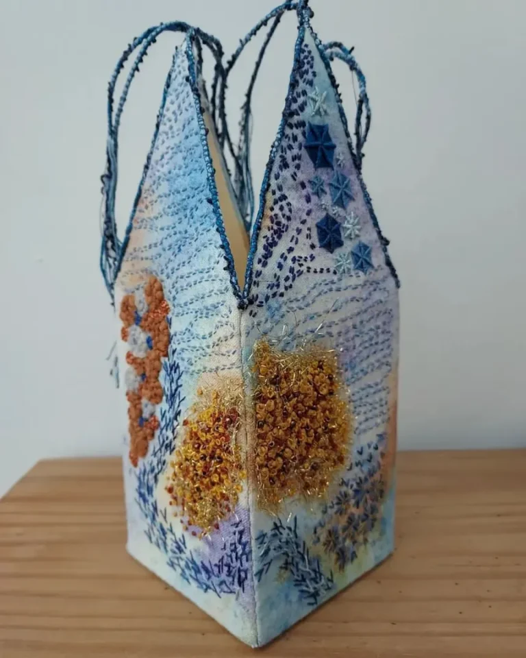 Hand Embroidery work by Victoria Vinten - @kitchyvit