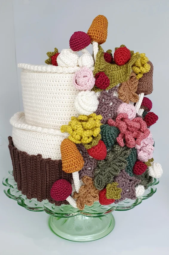 Unique crocheted cake by crochet graduate Judy Sendrove