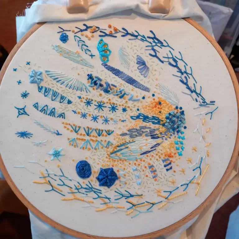 Rachel Ball - @ontheedgeofthesand (HE2)