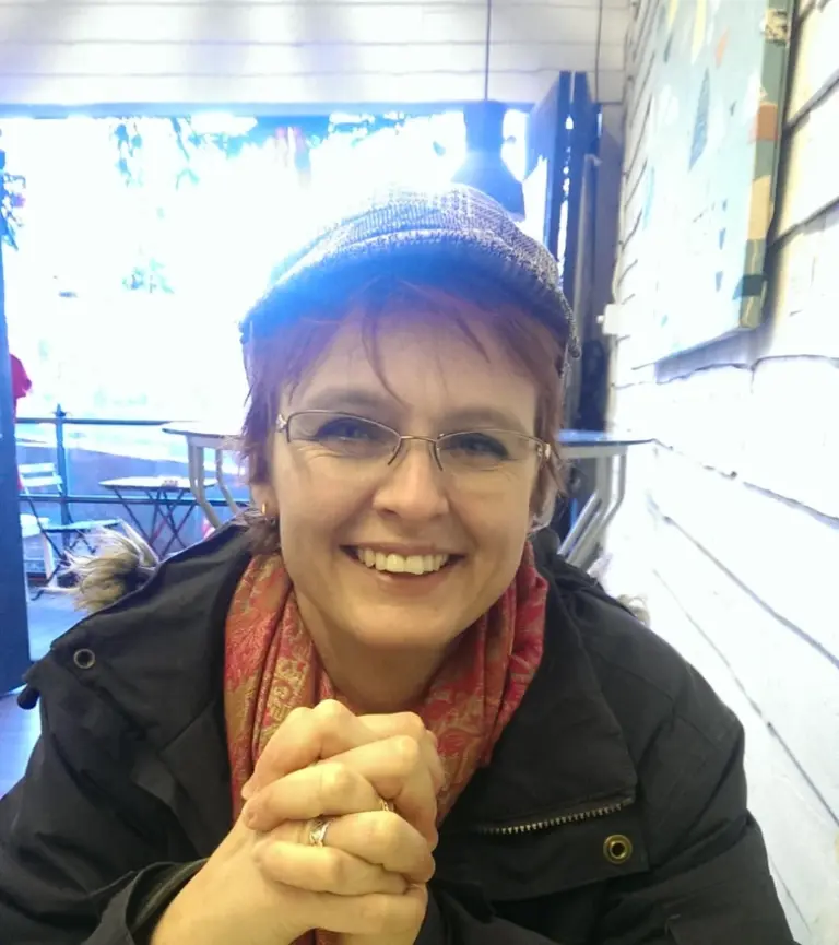 Machine Embroidery graduate, Susanna de Beer talk about creative freedom