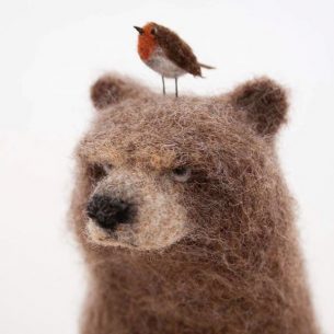 lindsey-thomas-min Felted bear with robin on his head by Lindsey Thomas