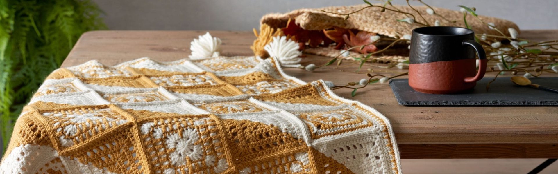 Crochet blanket designed by Anna Nikipirowicz